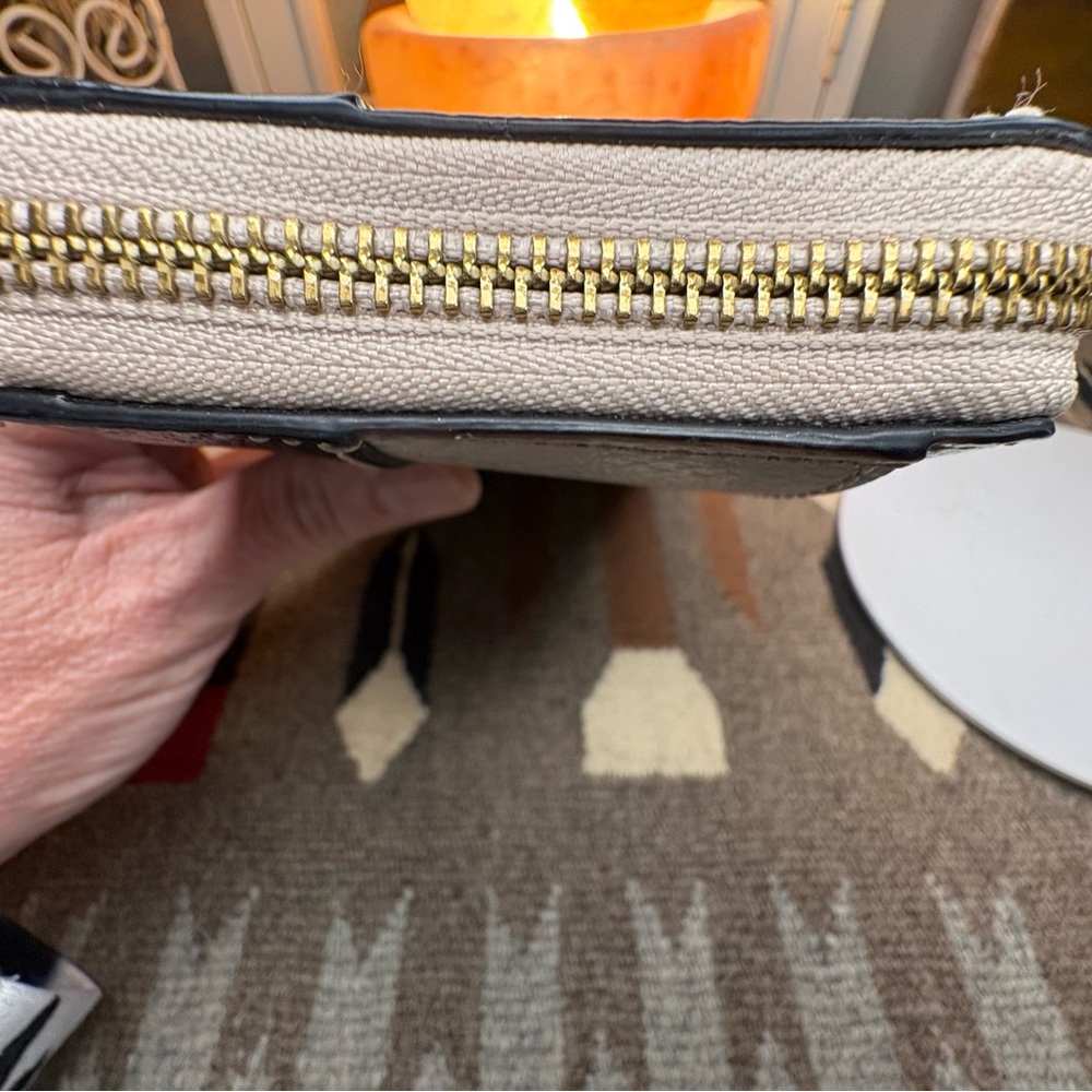 Kate Spade Wellesley Black and Cream Wallet - Picture 6 of 16